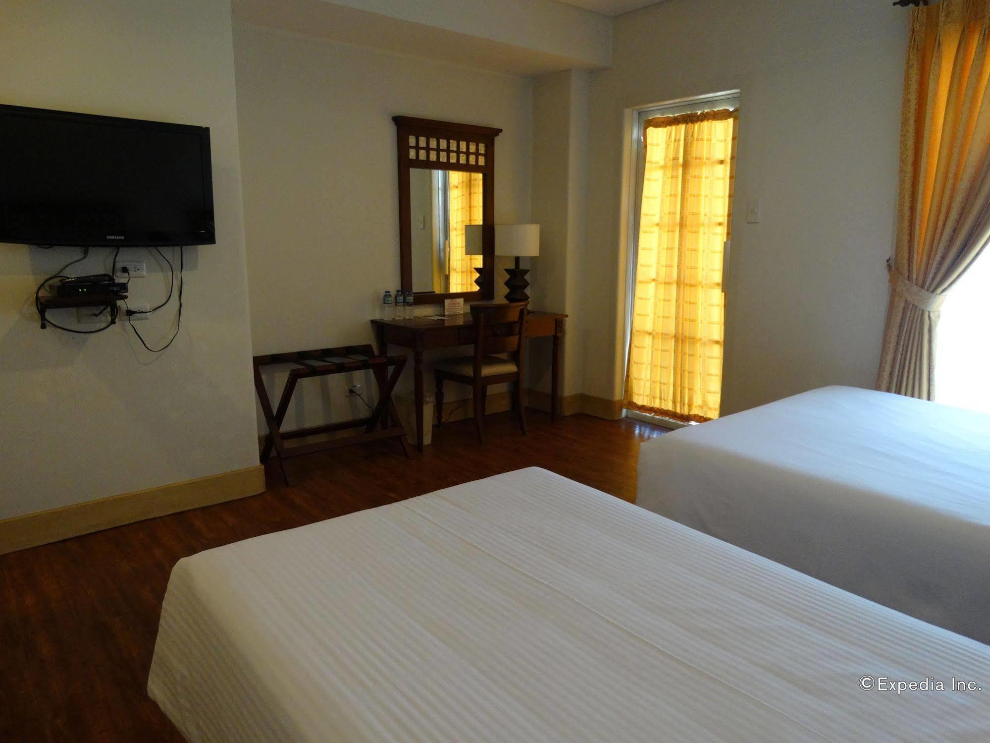 Hotel Emilia Davao Exterior photo
