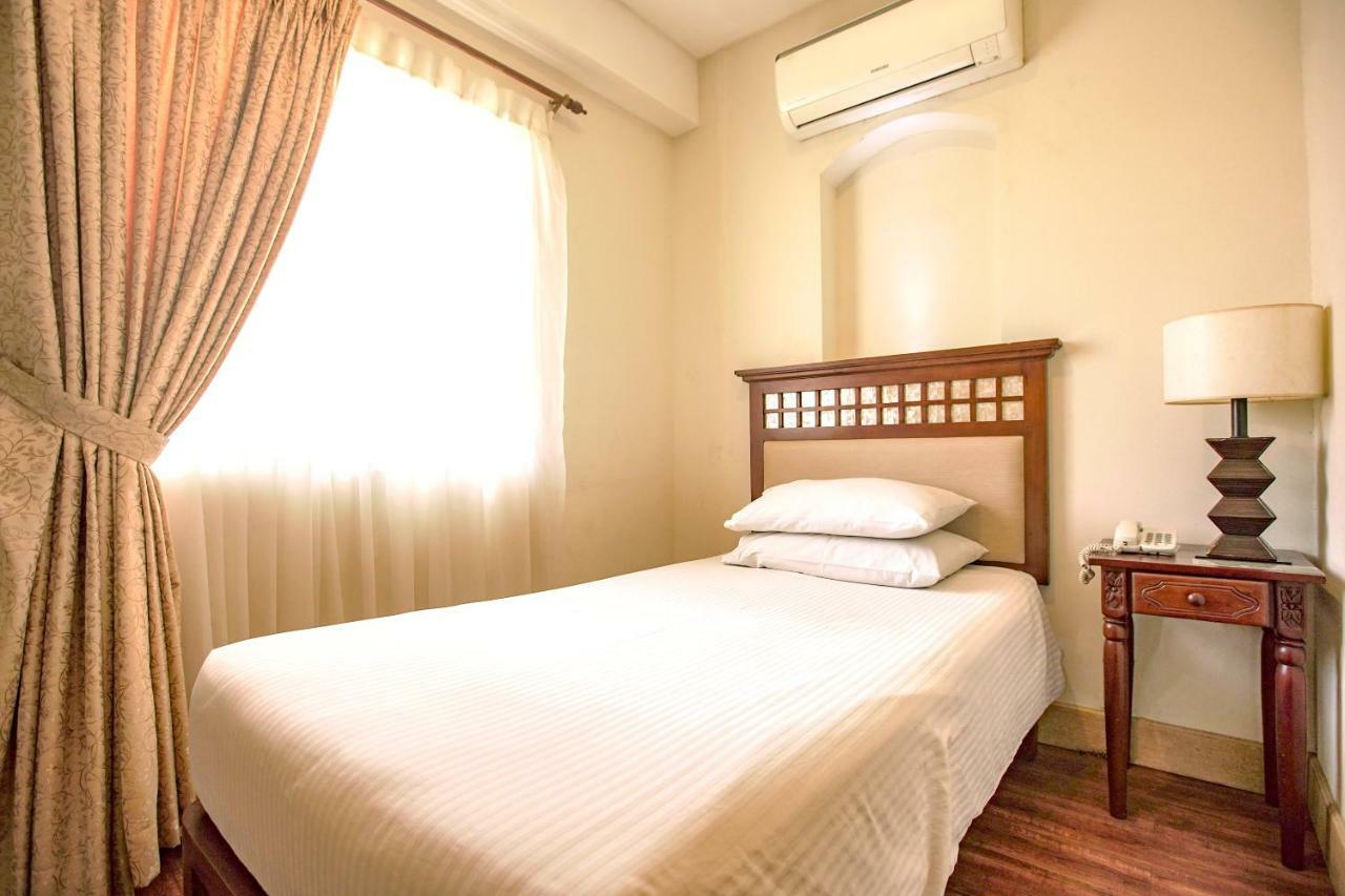 Hotel Emilia Davao Exterior photo